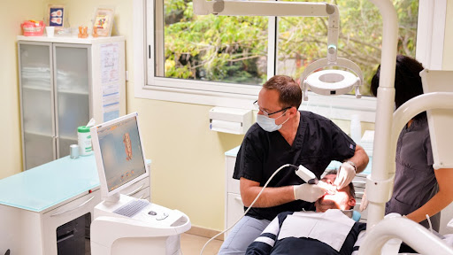 Frédéric Mistral dental Pole