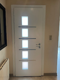 Photo n°6 de P.V.C Système 46 à Souillac (Atelier de menuiserie)