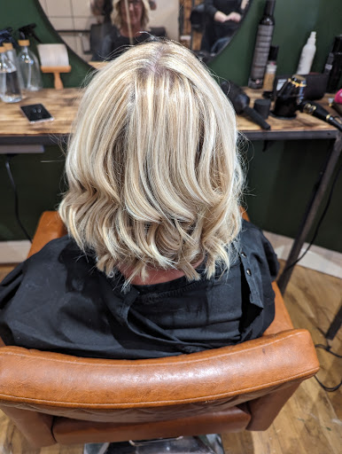 B-hive hair lounge - Thumbnail