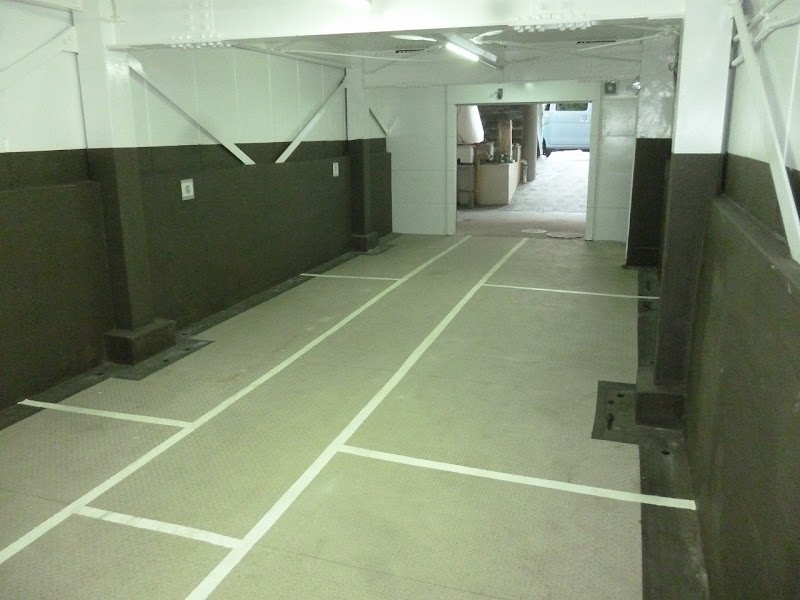 屋内型バイク駐輪場松山市萱町店