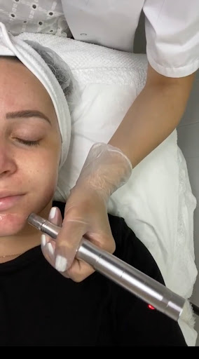 Mlle Glowing: Spécialisée traitement soin visage dermo-esthétique - Thumbnail