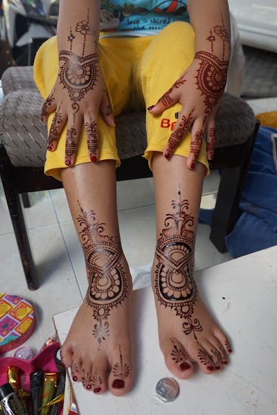 Photos of Kholidha Brilliant Henna