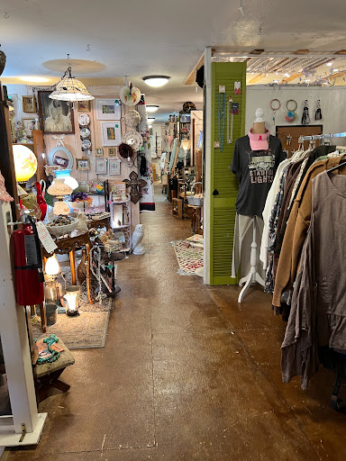 Golightly's Antiques - Thumbnail