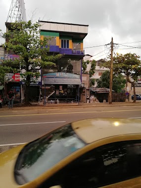 Siebel Avenue Bus Stop, Author: Sanjeewa Pushpa Kumara