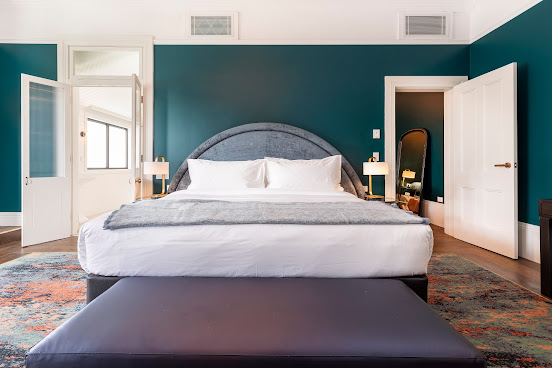 The Albert Mosman by null