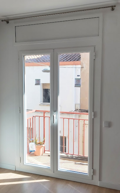 CARPINTERÍA DE ALUMINIO HNOS. PAREDES