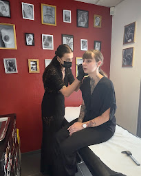 Photo n°4 de Lyra piercing à Montélimar (Salon de piercing)