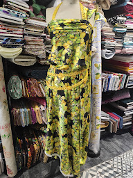 Photo n°27 de UN JOUR A SAN' ... comme SANARY !!! à Sanary-sur-Mer (Magasin de laine)