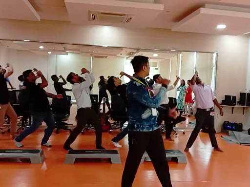 🇮🇳Reliance corporate park rehearsal dance pic📸😘😘I love this place 🏢 dance rehearsal 🔋(choreograph… post image