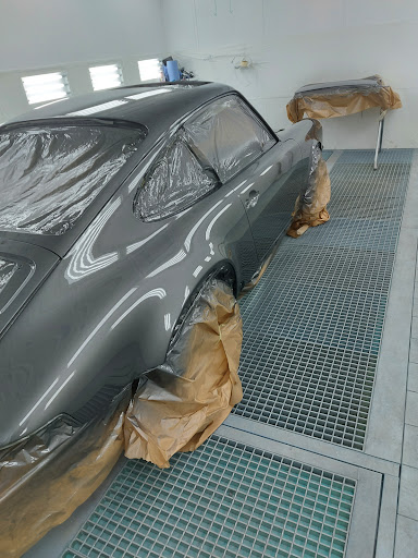 GARAGE PREMIER - CARROSSERIE VINTAGE LVM Gallery - France