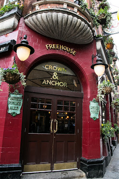 Crown & Anchor by null