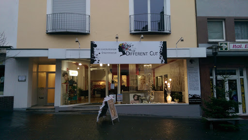 Salon Different Cut