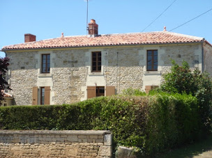 Photo n°20 de MALVAUD Construction, Maçonnerie et Travaux Funéraires Fontenay le Comte (Sud Vendée) à Le Langon (Façadier)