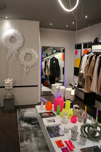 Ypzilon concept store - Thumbnail
