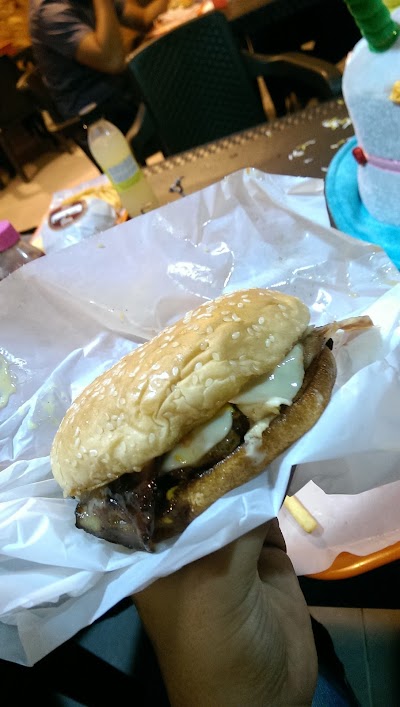 Photos of Yona&acute;s Burger 43