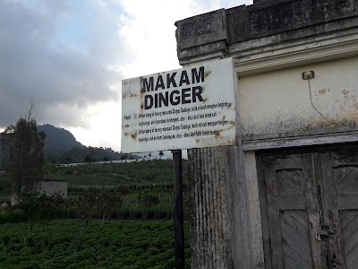 Photos of Makam Dinger