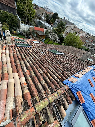 Photo de Tahri &amp; Fils | Rénovation de toiture | zingueur couvreur Bordeaux à Tresses (33370)