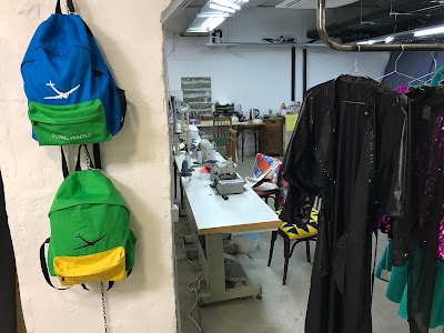 Photos of Flying Painter atelier store