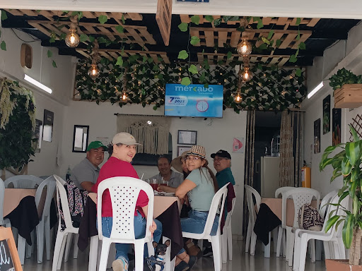 LA CASCADA RESTAURANTE
