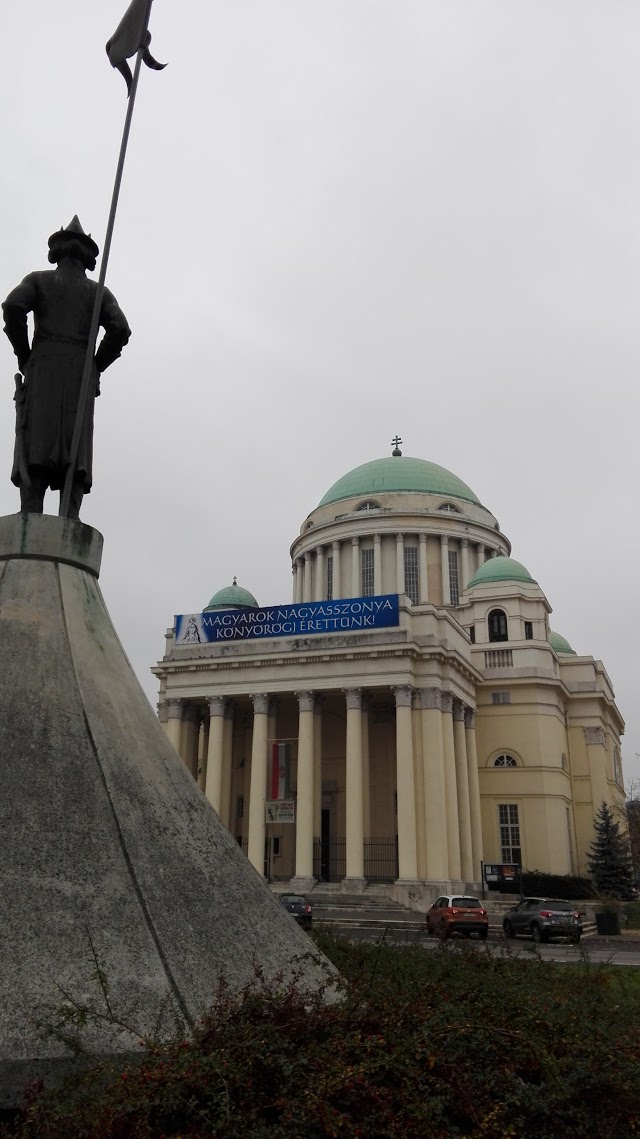 Géza fejedelem szobra