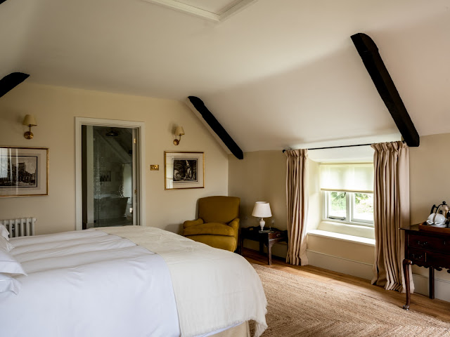 The Three Horseshoes Batcombe by null