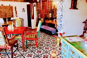 Luka Lu Restaurante bar image