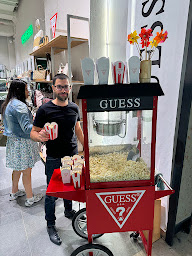 Photo n°22 de VENISE / Forum des Halles à Paris (Magasin de sacs et bagages)