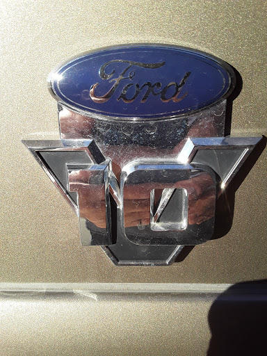 Walt's Auto - Visual