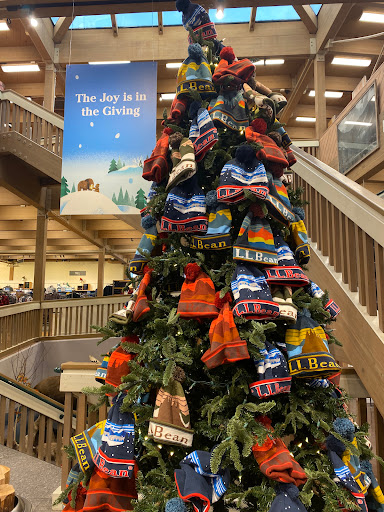 Freeport Outlets - Visual