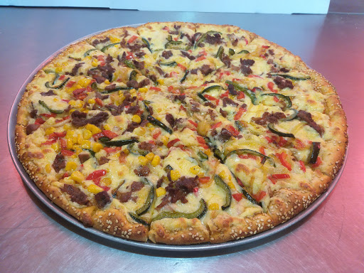 Chewis Pizza's
