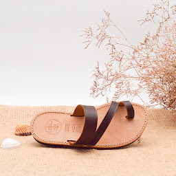 Photo n°35 de LA CAMARGUAISE, RIO GRANDE Botte Gardianne à Le Grau-du-Roi (Fabricant)