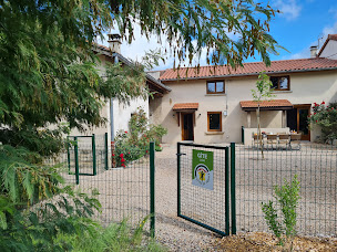 Photo n°7 de Escapade Champ'être GÎTE, ESCAPE GAME, LASERGAME à Saint-Cyr-les-Vignes (Centre de laser game)