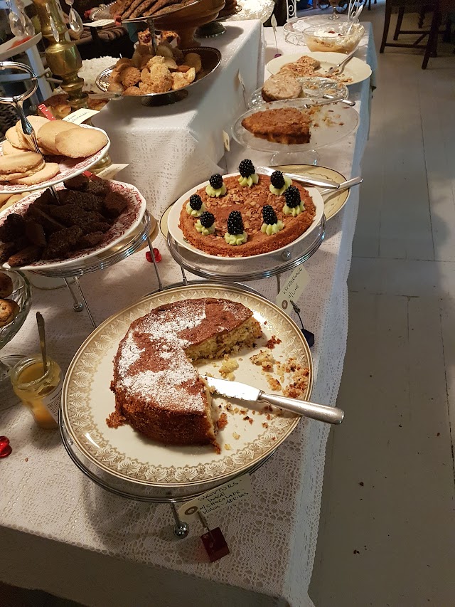 Fru Petersens Café