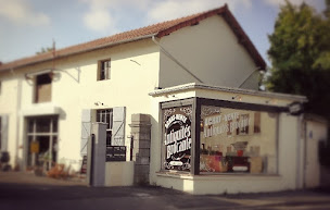 Photo n°3 de Brocante Antiquités à Pau C. Labonne Antiquaire à Jurançon (Magasin de vêtements vintage)