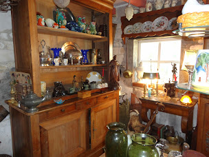 Photo n°25 de Le cuvier antiquité/brocante à Réaux sur Trèfle (Magasin d'antiquités)