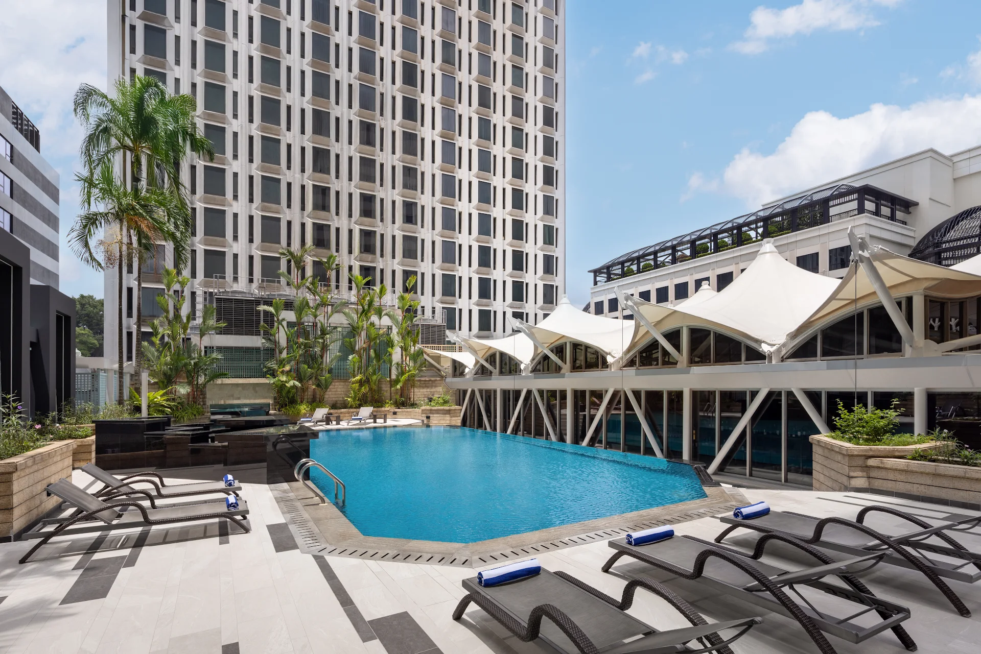 WYNDHAM SINGAPORE HOTEL