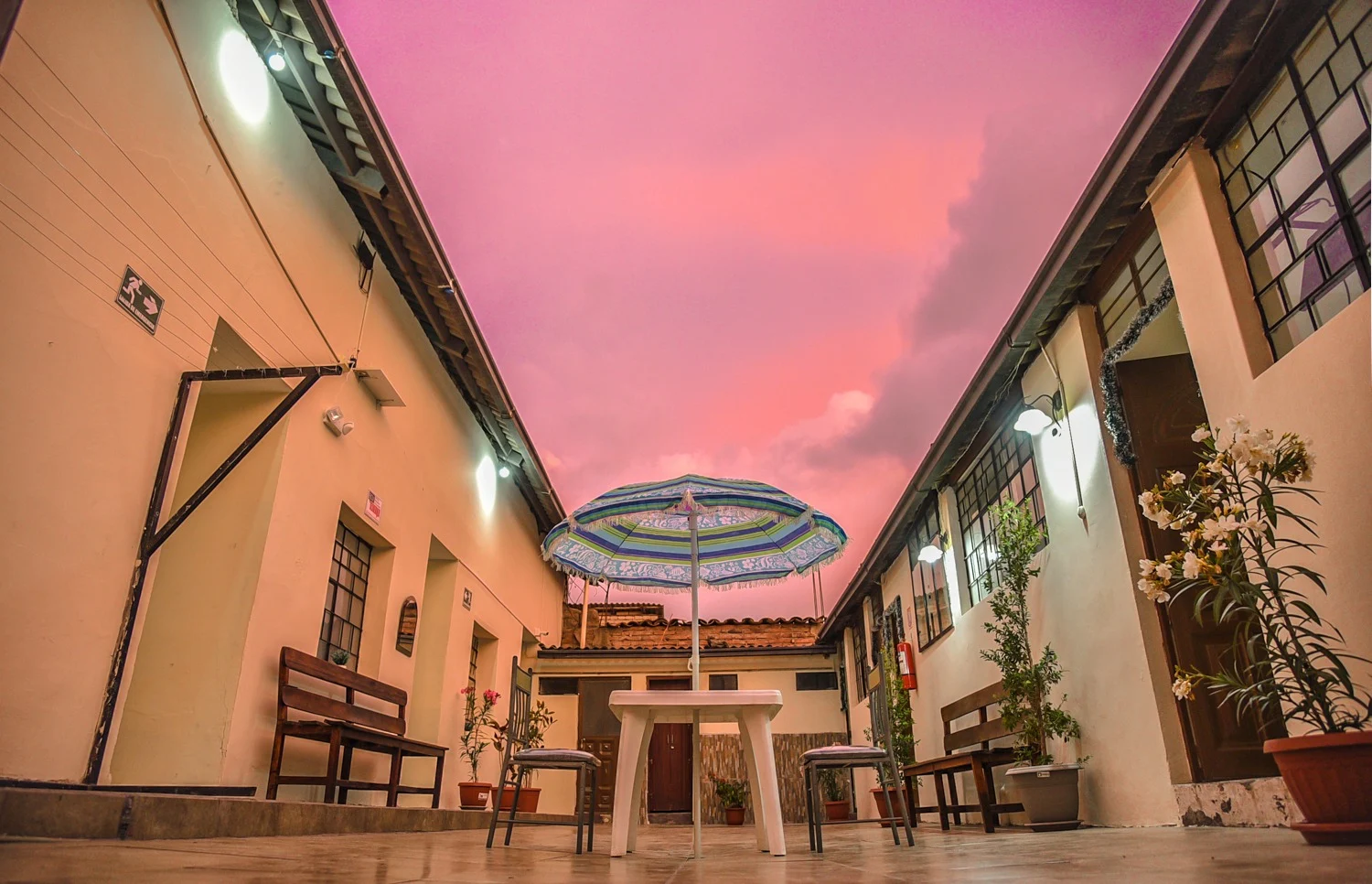 BACKPACKER HOSTAL