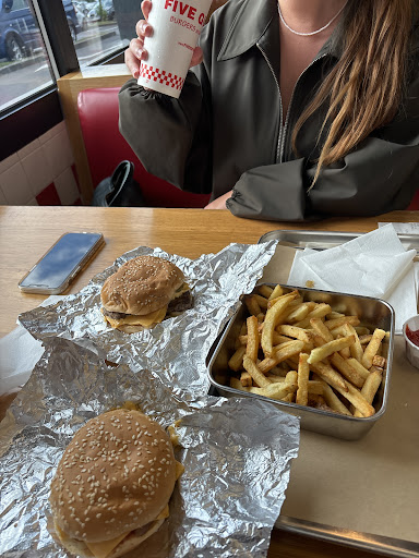 Photo 6 - Five Guys Franconville