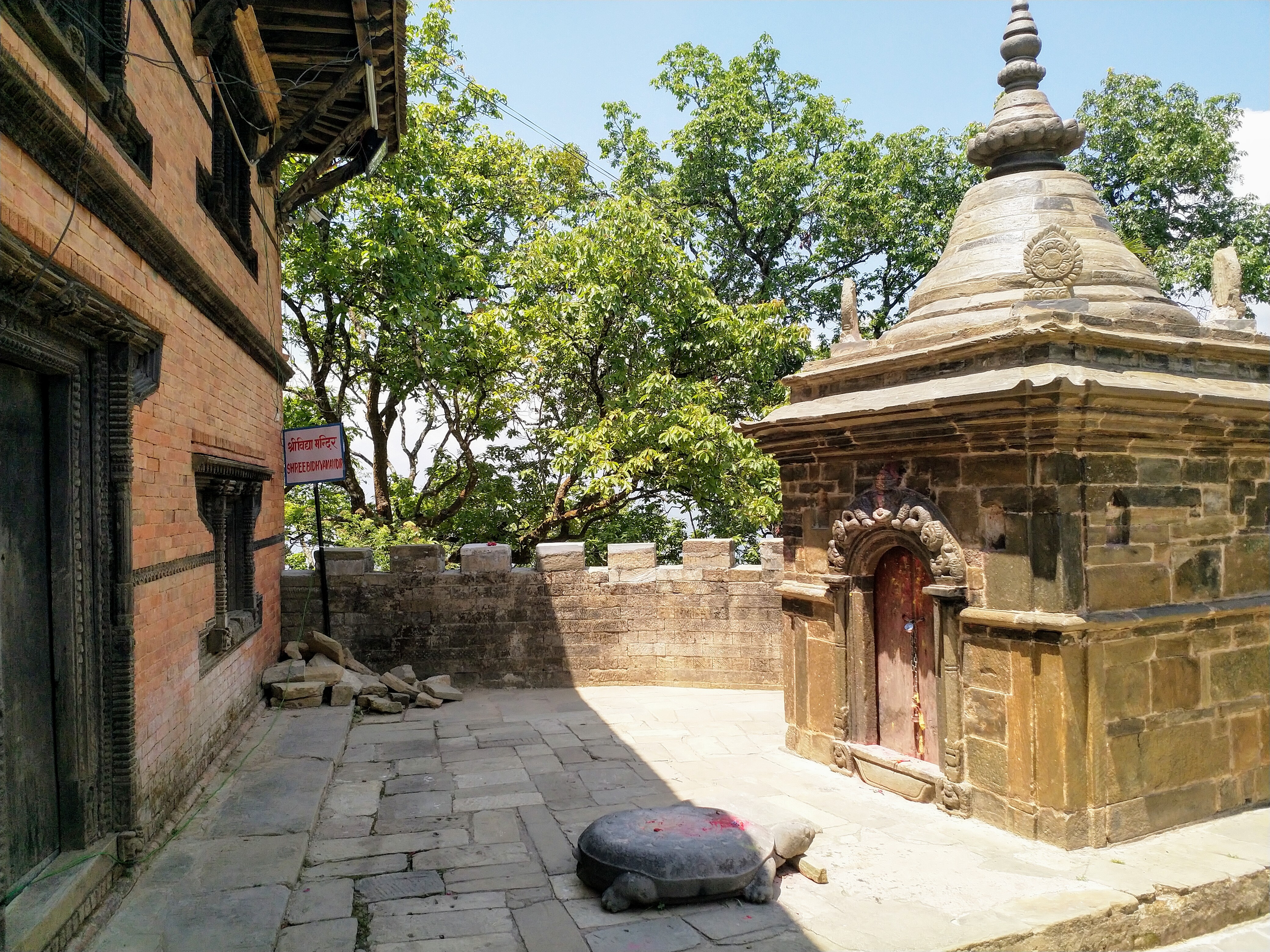 श्रीविद्याको मन्दिर (दायाँ पट्टि) । तस्विर सौजन्य: कृष्ण प्रसाद/गुगल म्याप्स