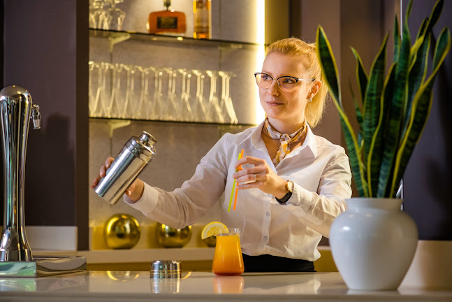 http://www.hotel-mercure-dijon.fr/le-bar