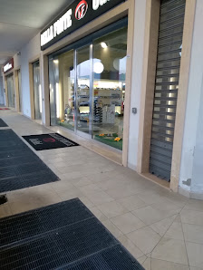 Della Fonte Outlet Via Gallipoli, 292, 73055 Racale LE, Italia