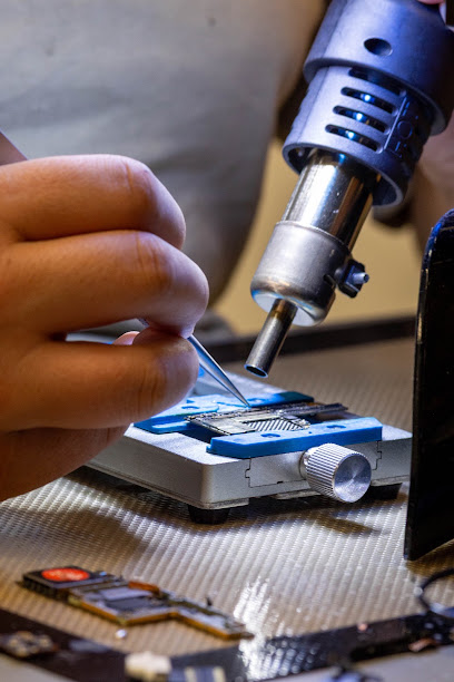 The Repair Academy - Formation à la réparation smartphone et microsoudure - Paris