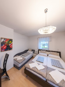 Restaurant und Privatzimmer Leons Silberwald Bahngasse 35, 2231 Strasshof an der Nordbahn, Österreich