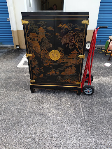 Absolutely The Best Movers - Thumbnail