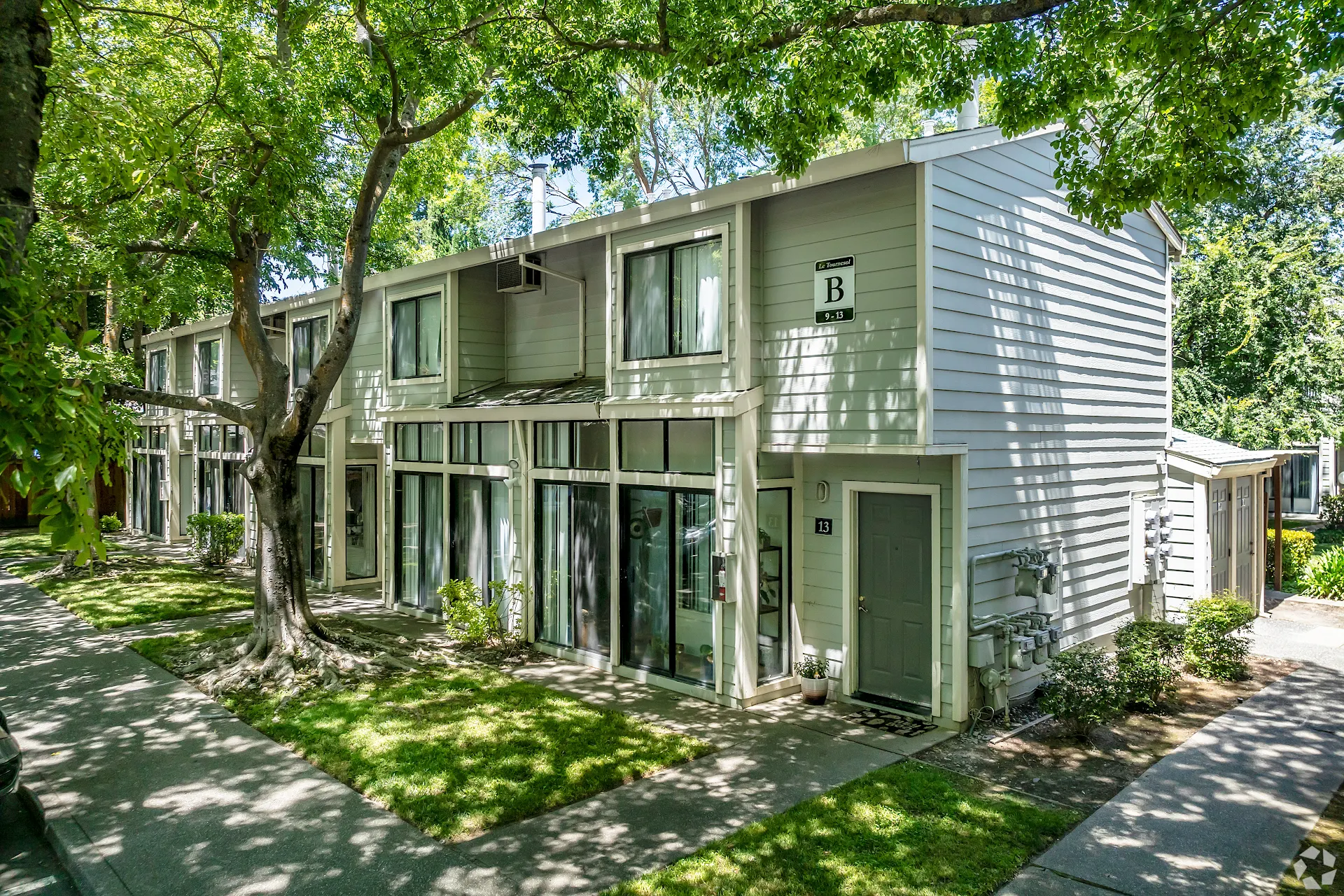 Le Tournesol Apartments