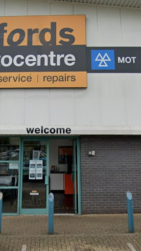 Halfords Autocentre Crawley - Thumbnail
