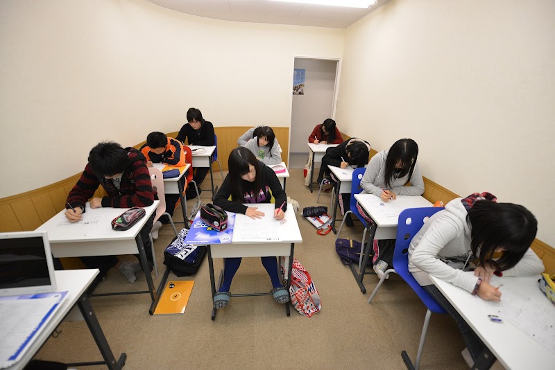 学愉庵まなびや