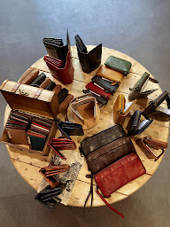 Photo n°7 de La Petite Maroquinerie Vannes à Vannes (Magasin de maroquinerie)