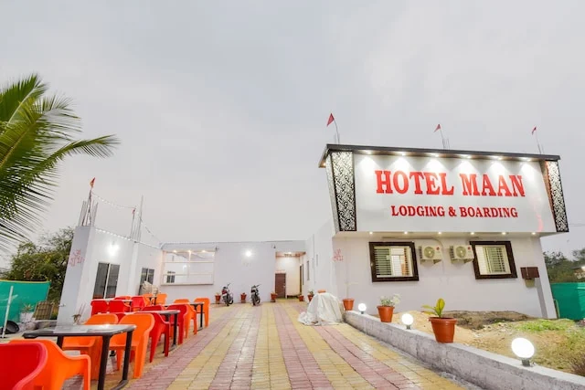SPOT ON Hotel Maan Lodging & Boarding