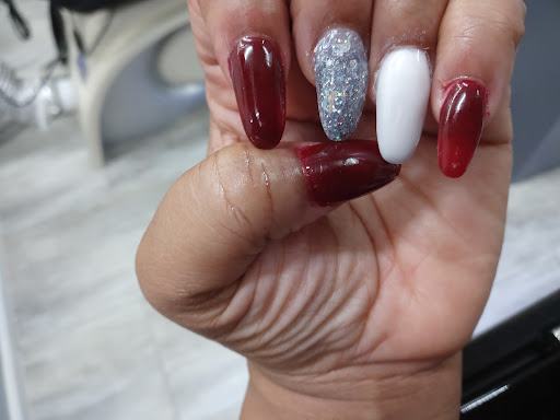 UBER NAILS - Visual